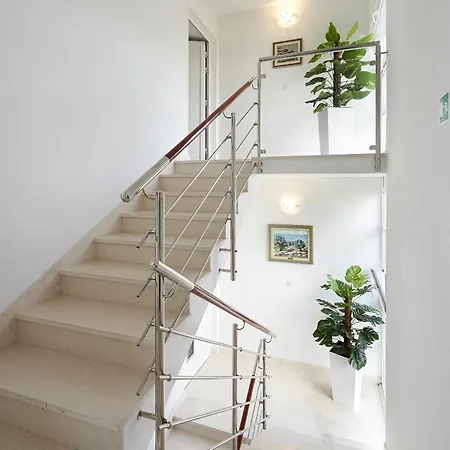 Mavarstica 17821a Апартаменты