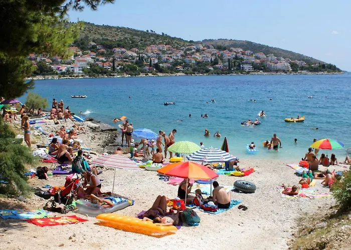 Mavarstica 17821a Апартаменты Трогир