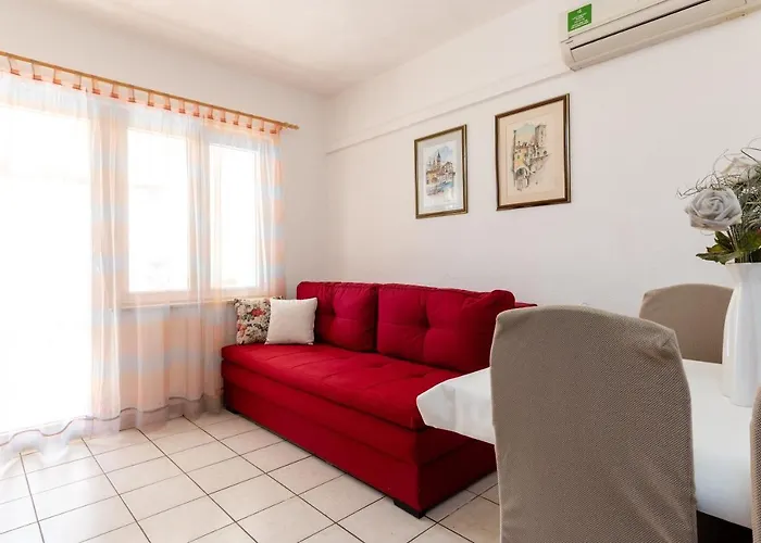 Mavarstica 17821a Апартаменты Трогир